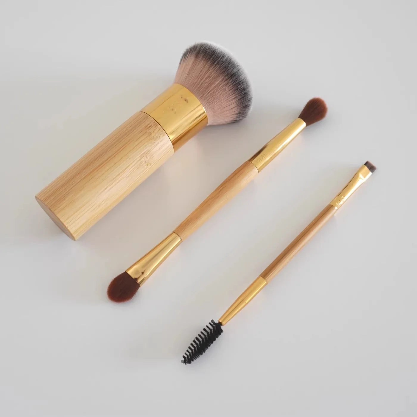 The Buffer Makeup Brush Luxe Bamboo Handle Airbrushing without the Air Fluffy Dome-Shaped Bristles Concealer Powder Foundation
